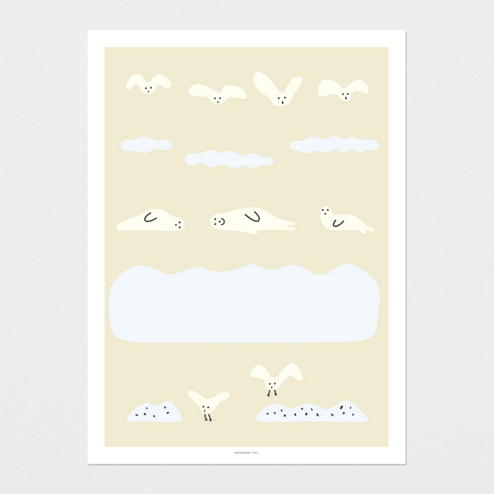 Artprint Seal and Seagulls mit Seemoewen und Seehunden zwischen Wolken, Meer und Sandbaenken auf beigem Hintergrund.